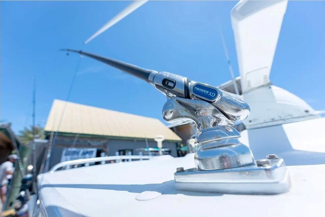 Tigress XD Crank Mount 18' Outrigger System and Pro Series Double Rigging Kit